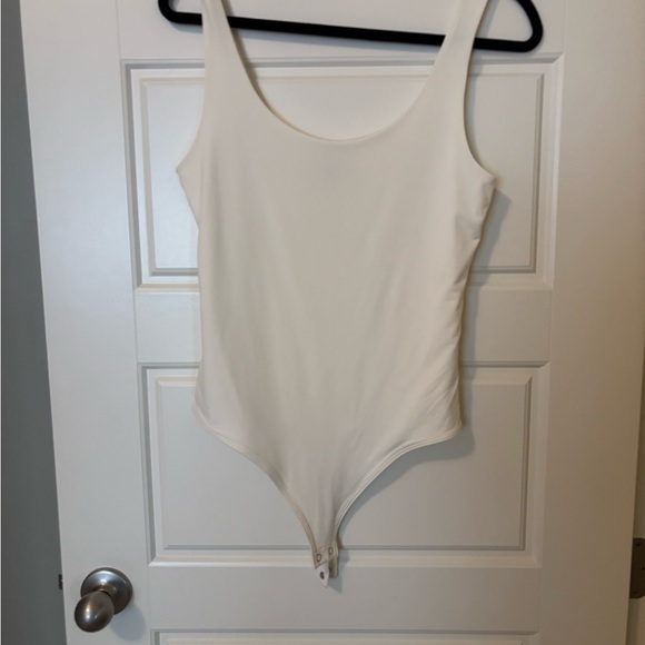 NWOT Express Cream Bodysuit - Picture 2 of 5